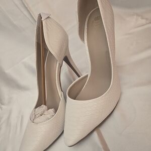 Juicy Couture White Textured Heels